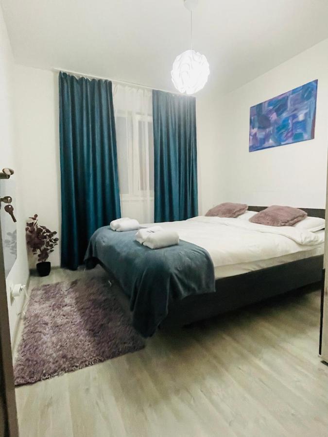 Londof Apartments- New Center Брашов Екстер'єр фото