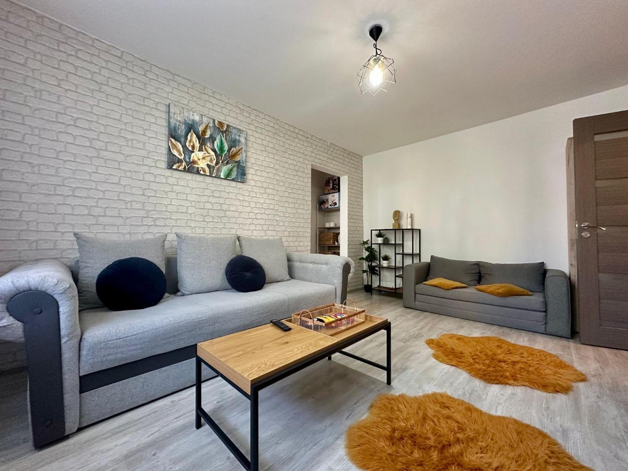 Londof Apartments- New Center Брашов Екстер'єр фото